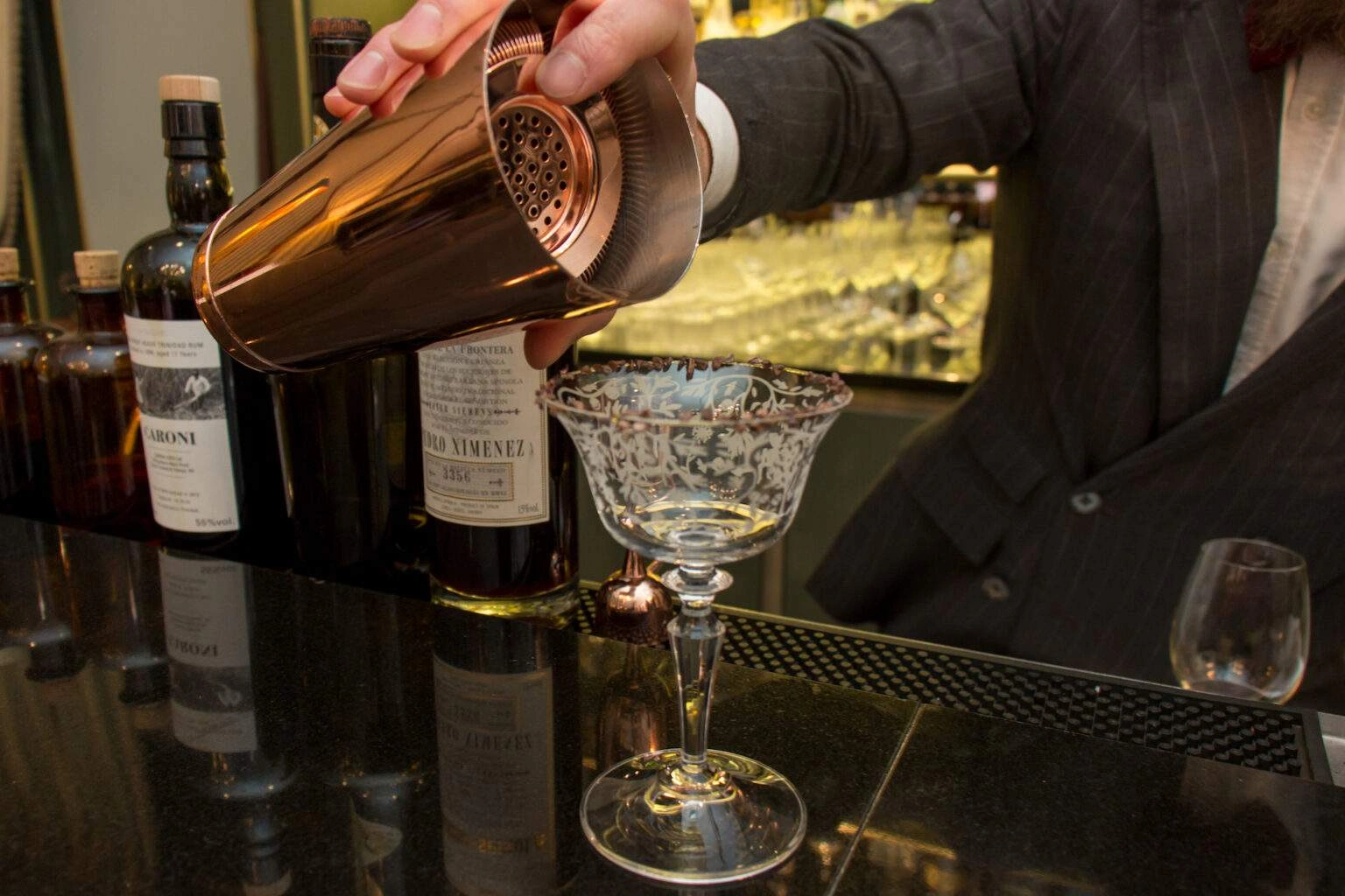 La préparation du Petroleum Malum du Bar Botaniste – Photo 10