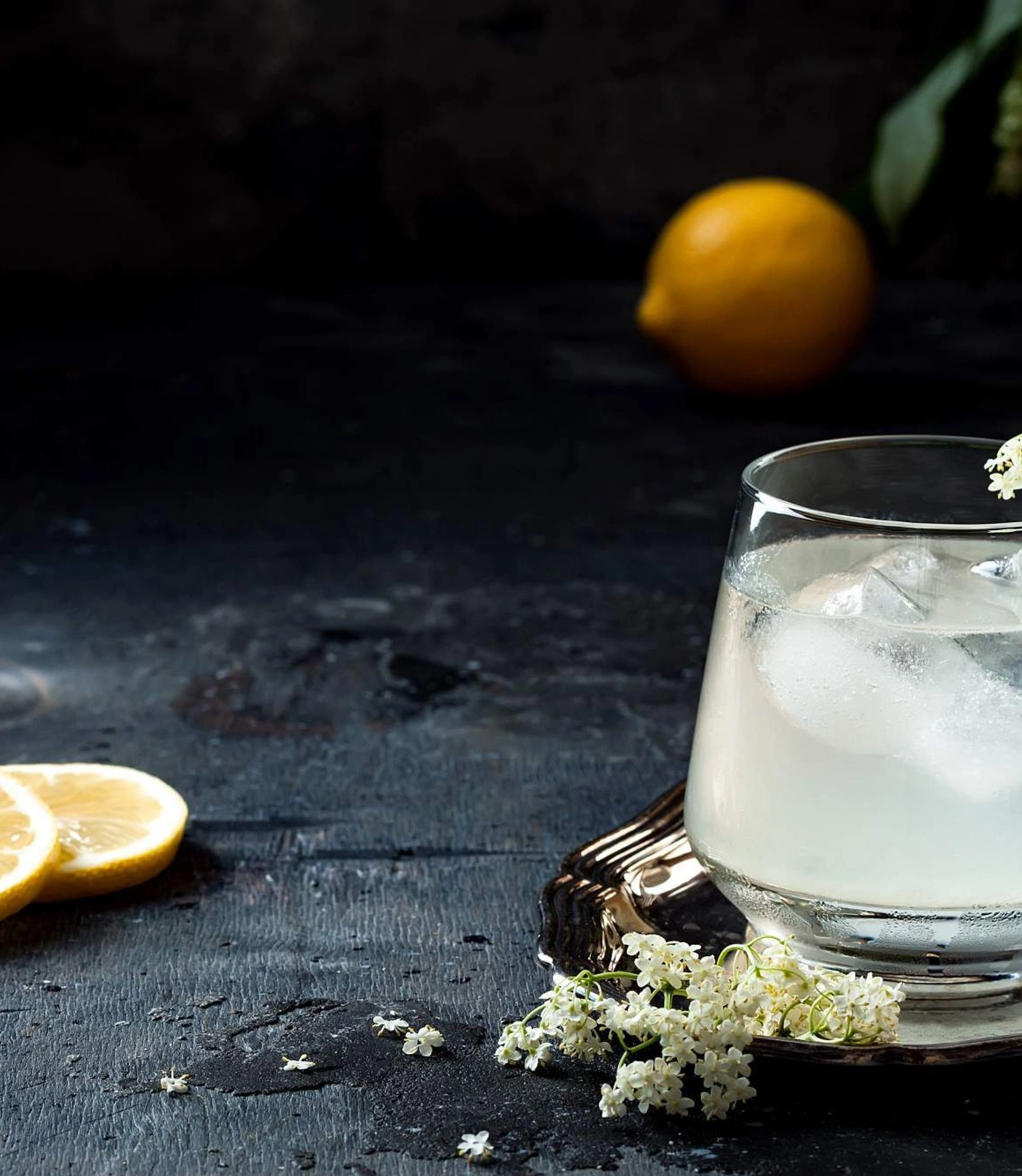 Trois cocktails à base de fleurs pour le printemps