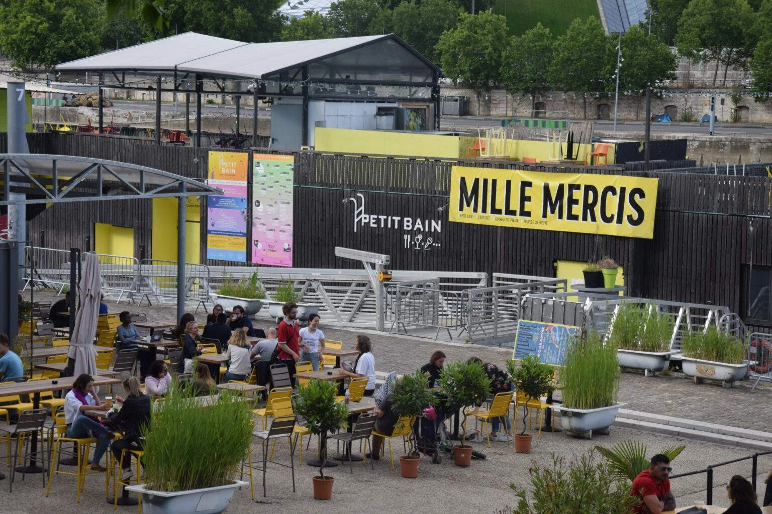 Le Petit Bain – Terrasse et Rooftop au bord de l’eau