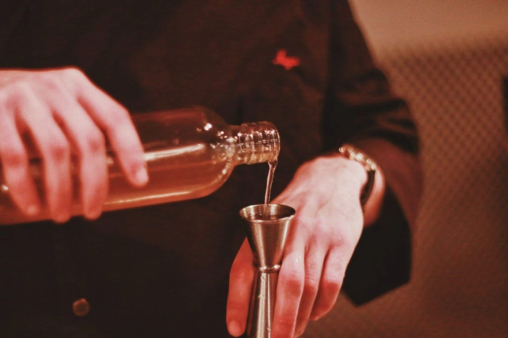 Astuce cocktail : comment faire un sirop de miel au thym séché