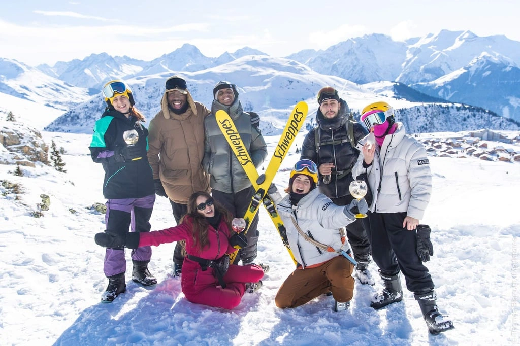 Villa Schweppes au Festival de l’Alpe d’Huez 2024 : en piste pour la fête !