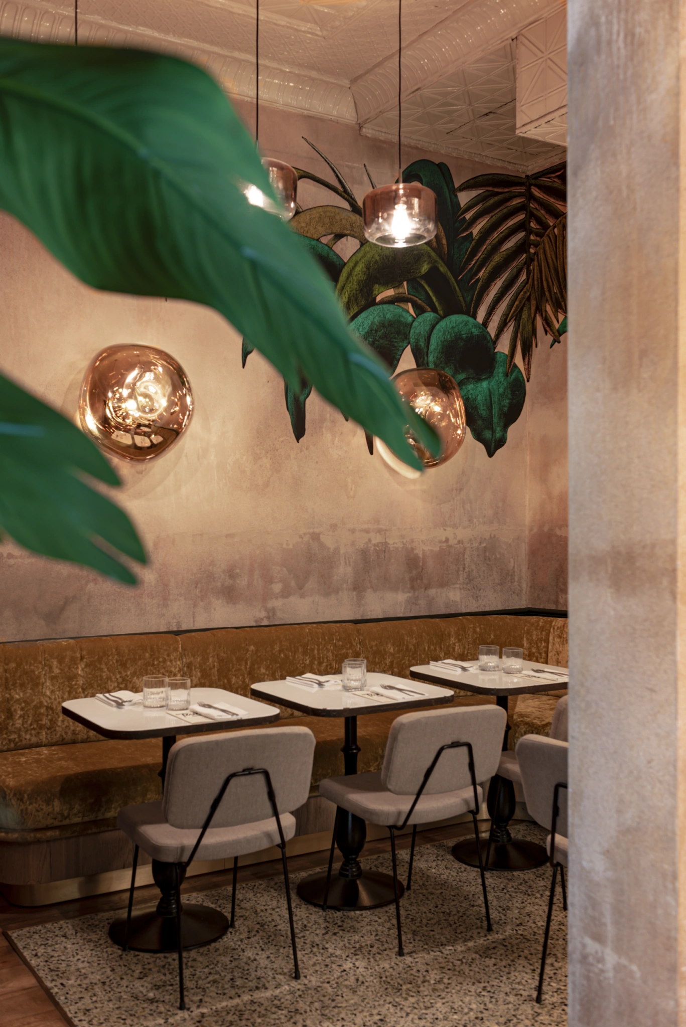 Tzantza, bar à cocktails et restaurant festif