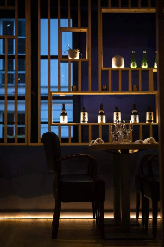 Ambiance tamisée à l’Izakaya Ao