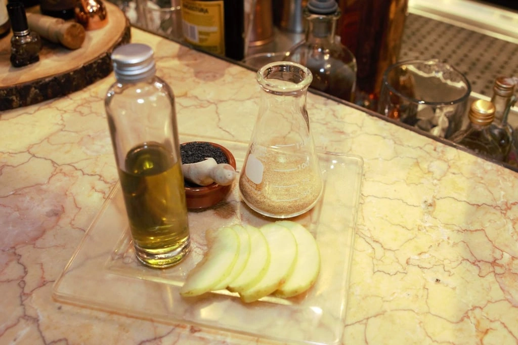 Astuce cocktail : préparer un sirop de pomme pour un old fashioned fruité