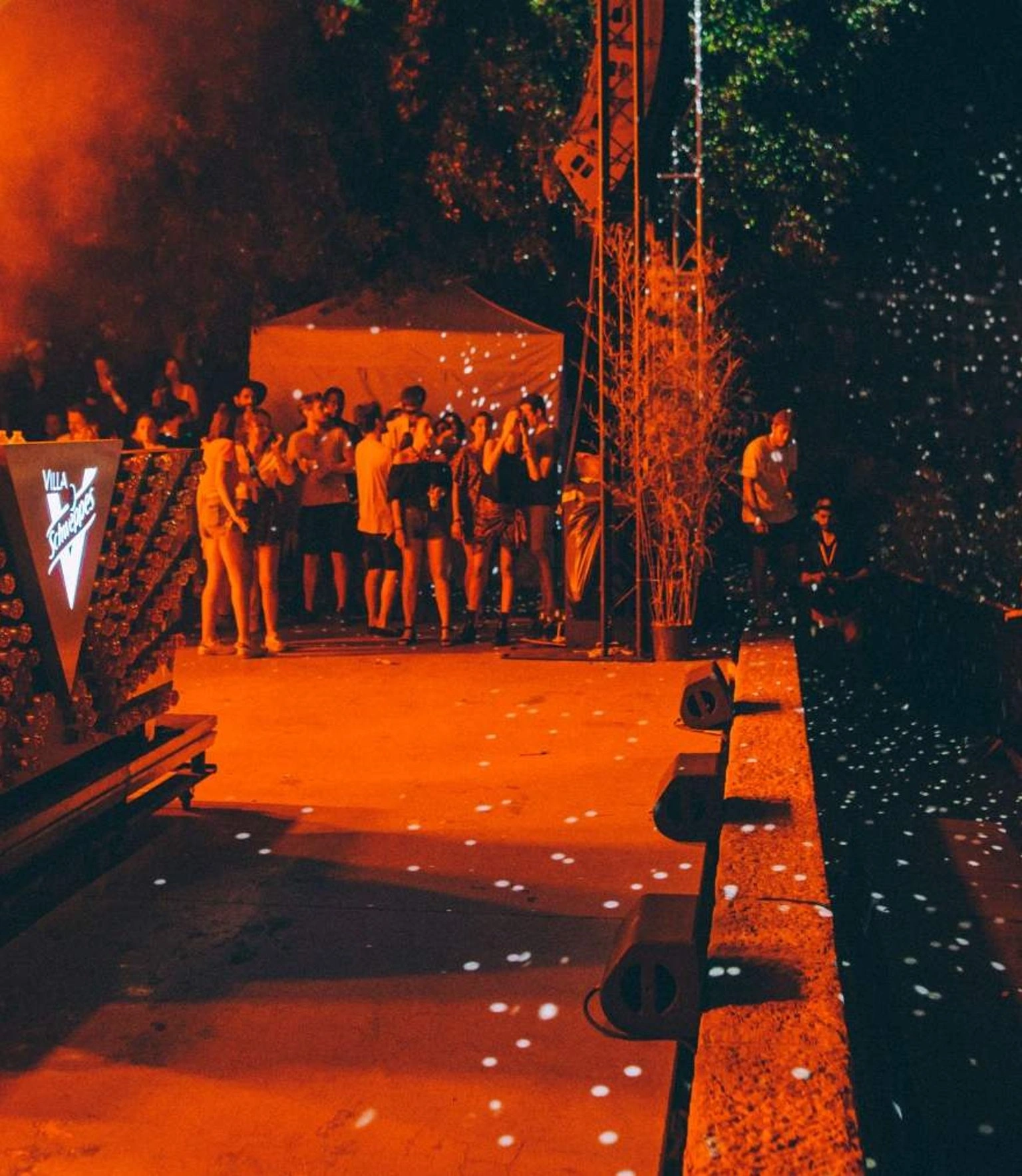 La Crème Festival : amour, musique et pieds dans l’eau avec Villa Schweppes