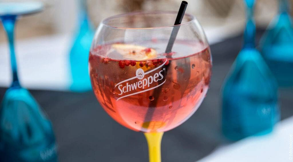 Ruby Anniversary, un cocktail au Martini à la teinte rose