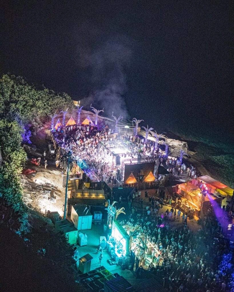 Le Théâtre de Verdure vu du sommet de la Citadelle.