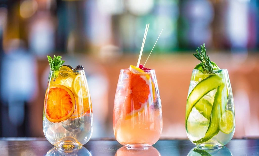 12 cocktails faciles à faire pour vos soirées