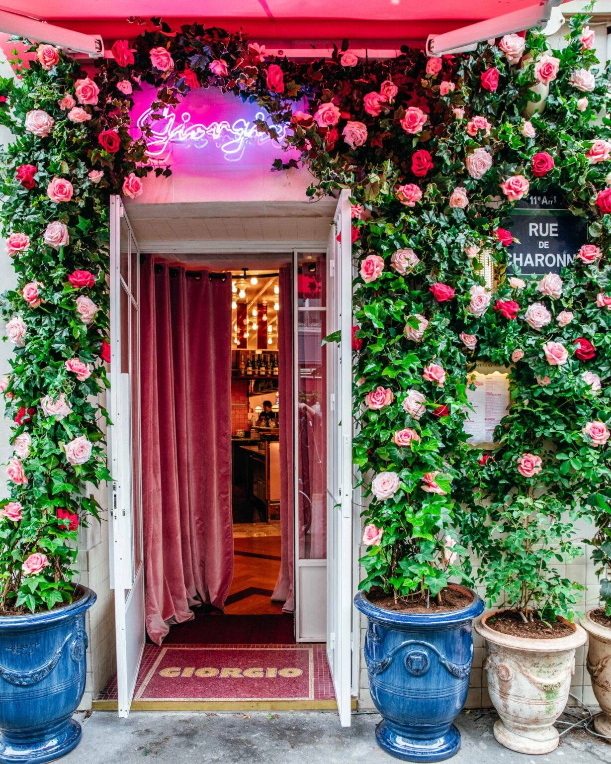 Ambiance rose fluo au Giorgio