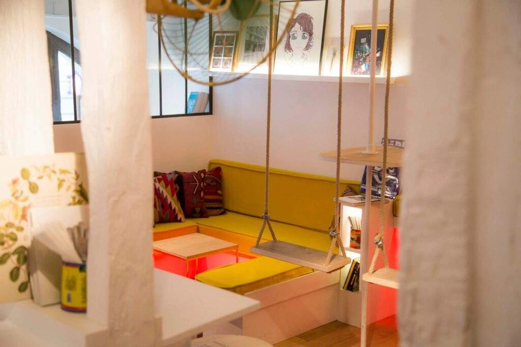 L’intérieur du bar secret Lavomatic