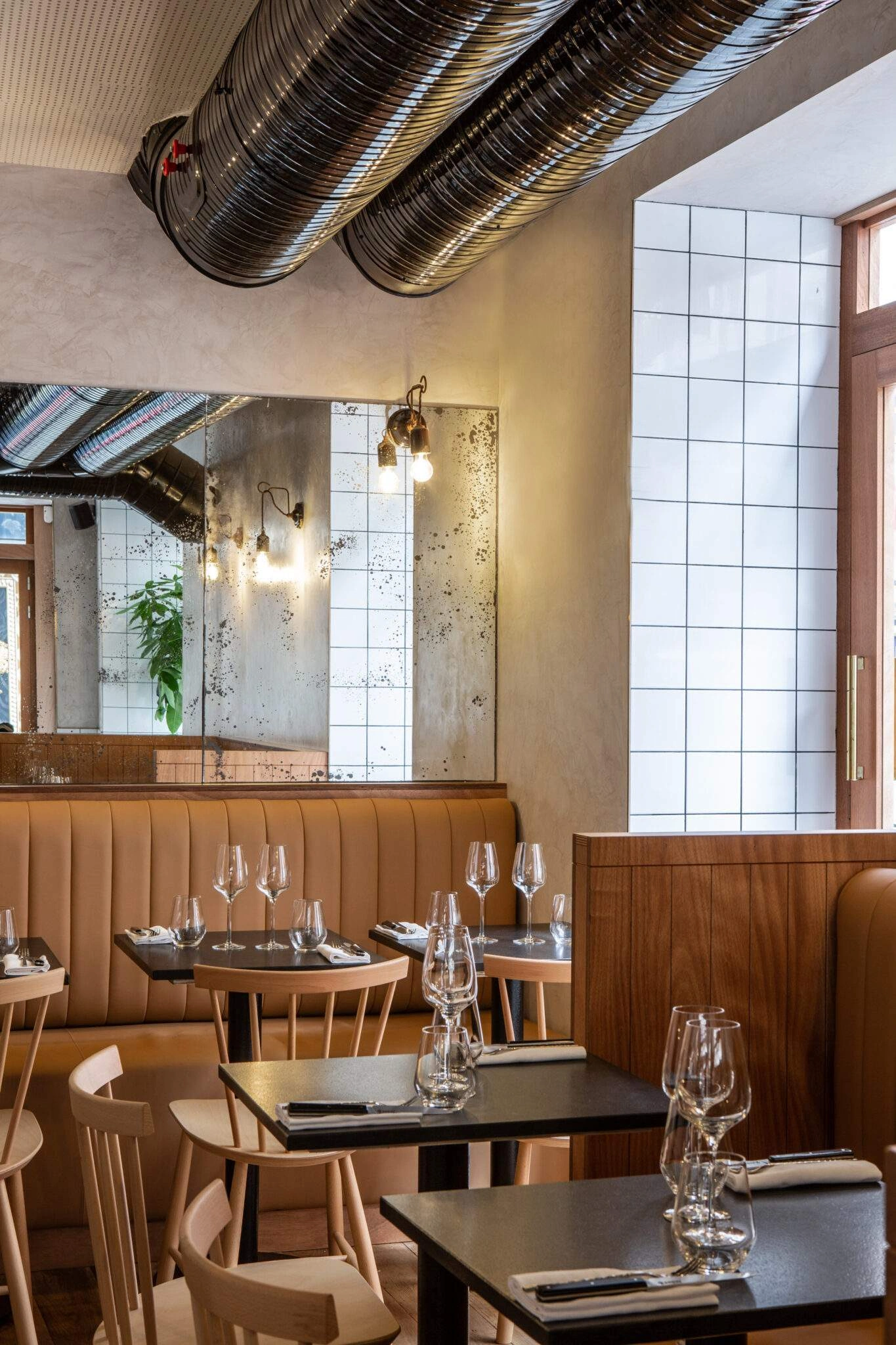 La salle de restaurant du Ardent