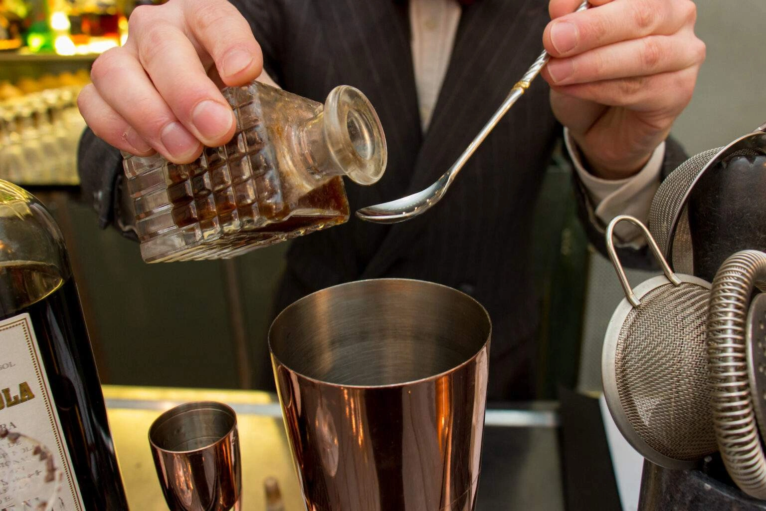 La préparation du Petroleum Malum du Bar Botaniste – Photo 7