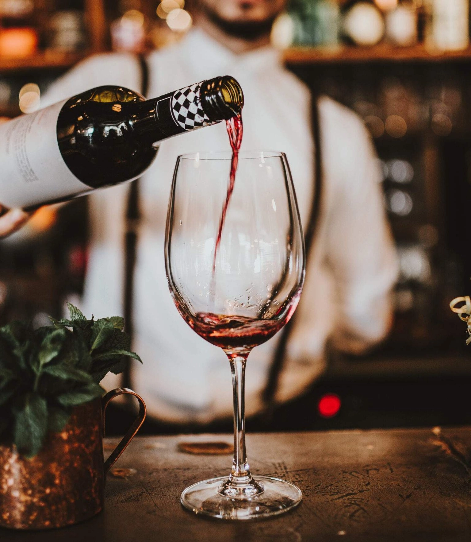 Les meilleurs bars à vin où trinquer à Paris