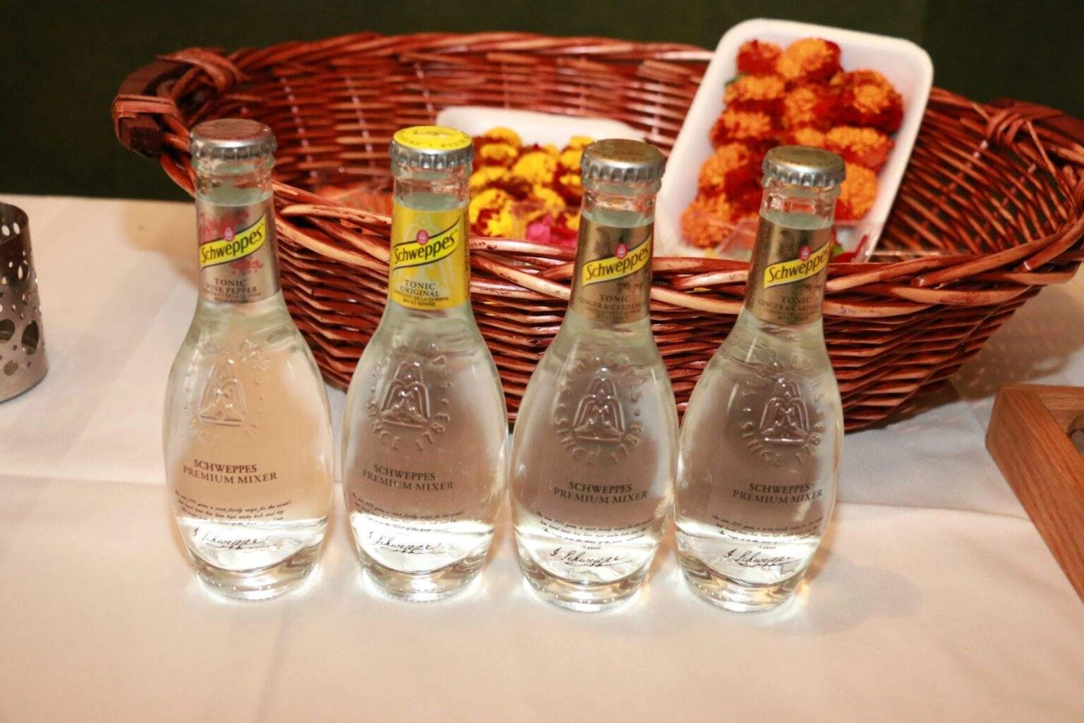 La gamme Schweppes Premium Mixers.
