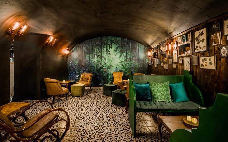 Le Liquorium, un bar original qui plaira aux amatrices et amateurs d’ambiances steampunk.